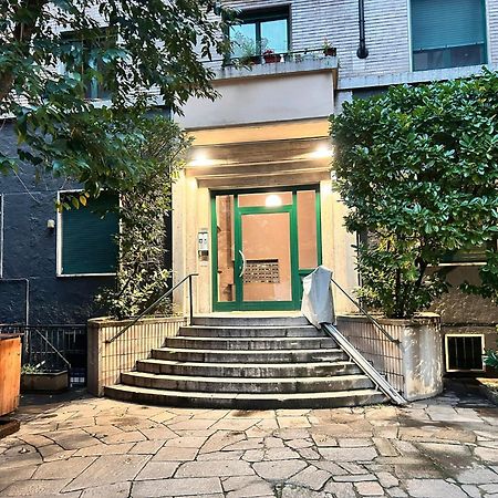 Sant'Ambrogio Charme Apartment Milão Exterior foto